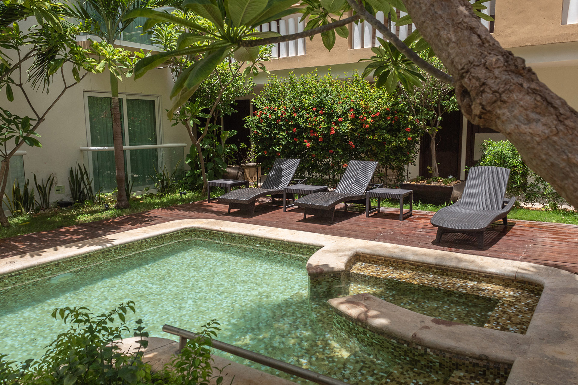 Vista de la alberca del Hotel Wyndham Mérida